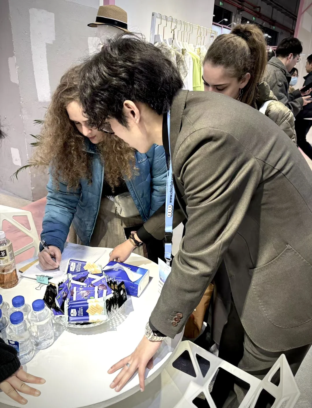 上海服装展会人真的好多