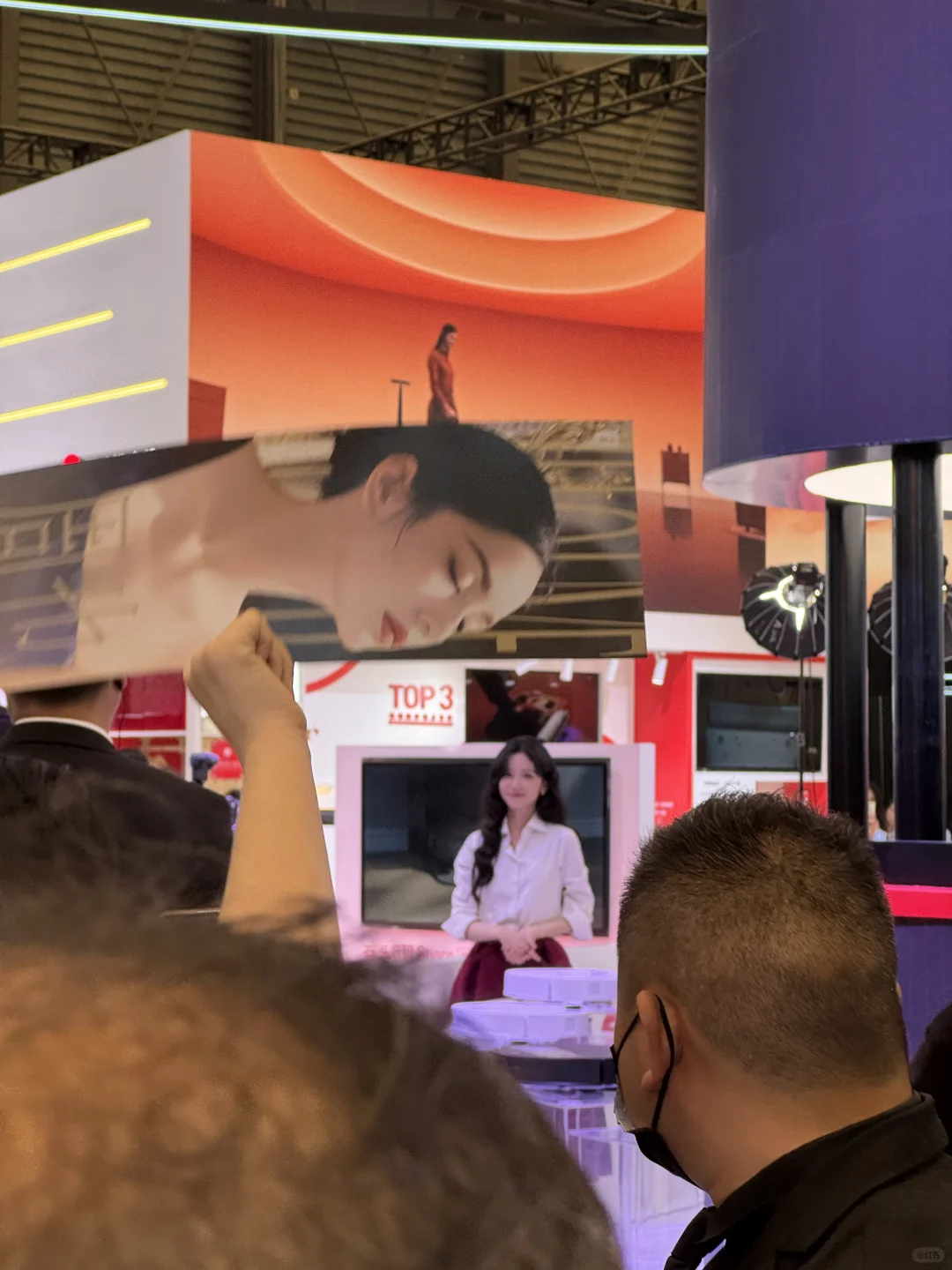 AWE看展看到朱珠陈赫周也吴克群