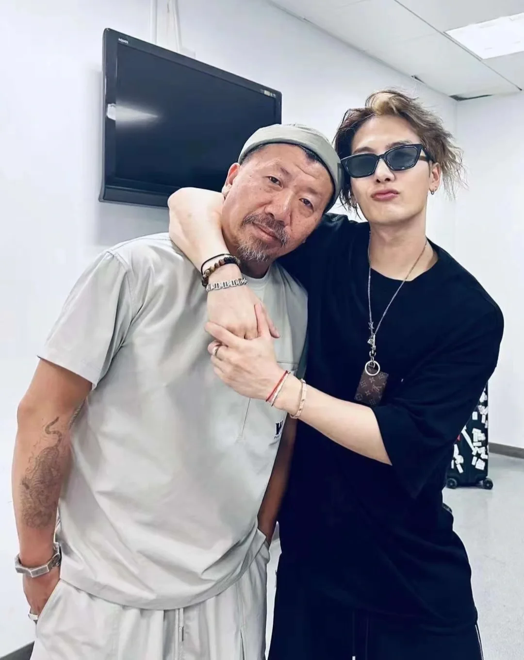 巴塞尔博览会期间，王嘉尔也策划了一个展览