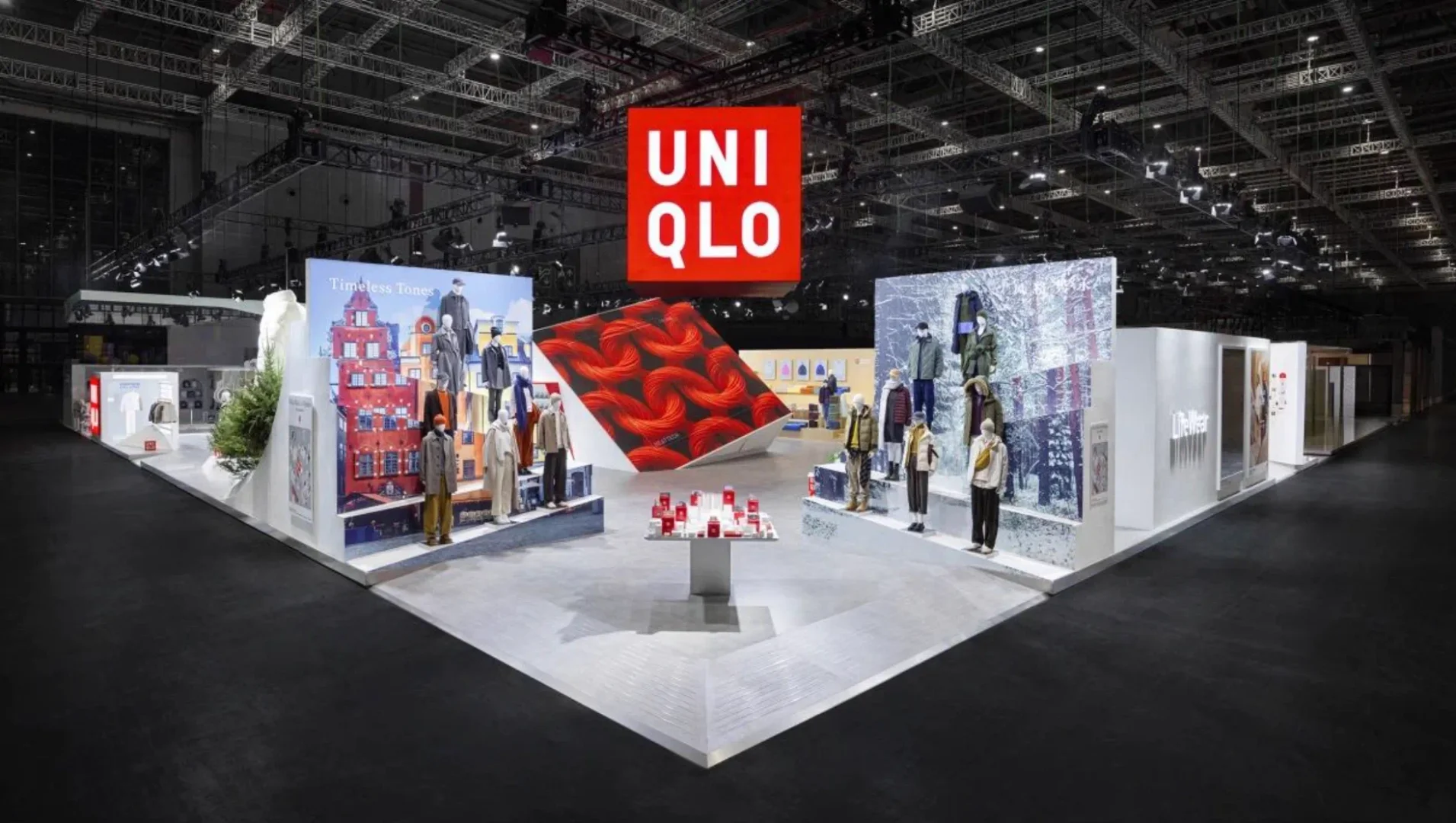 2024进博会的创意展台设计及实景图对比