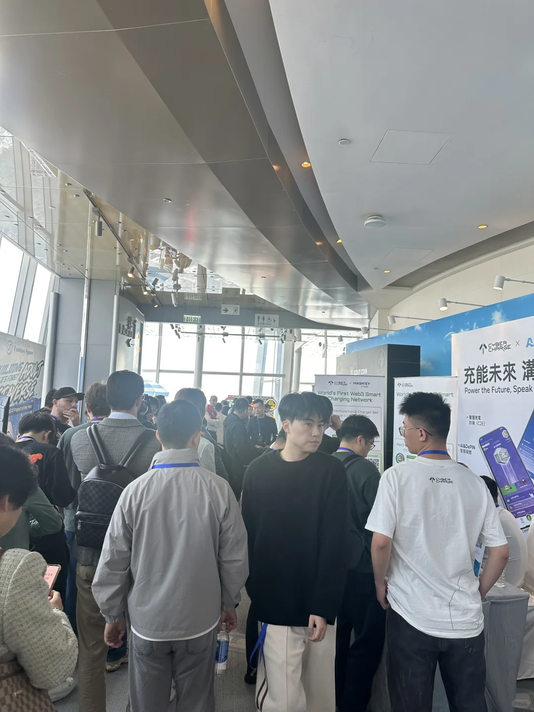 WAVE 浪潮2025 香港Web3活动现场