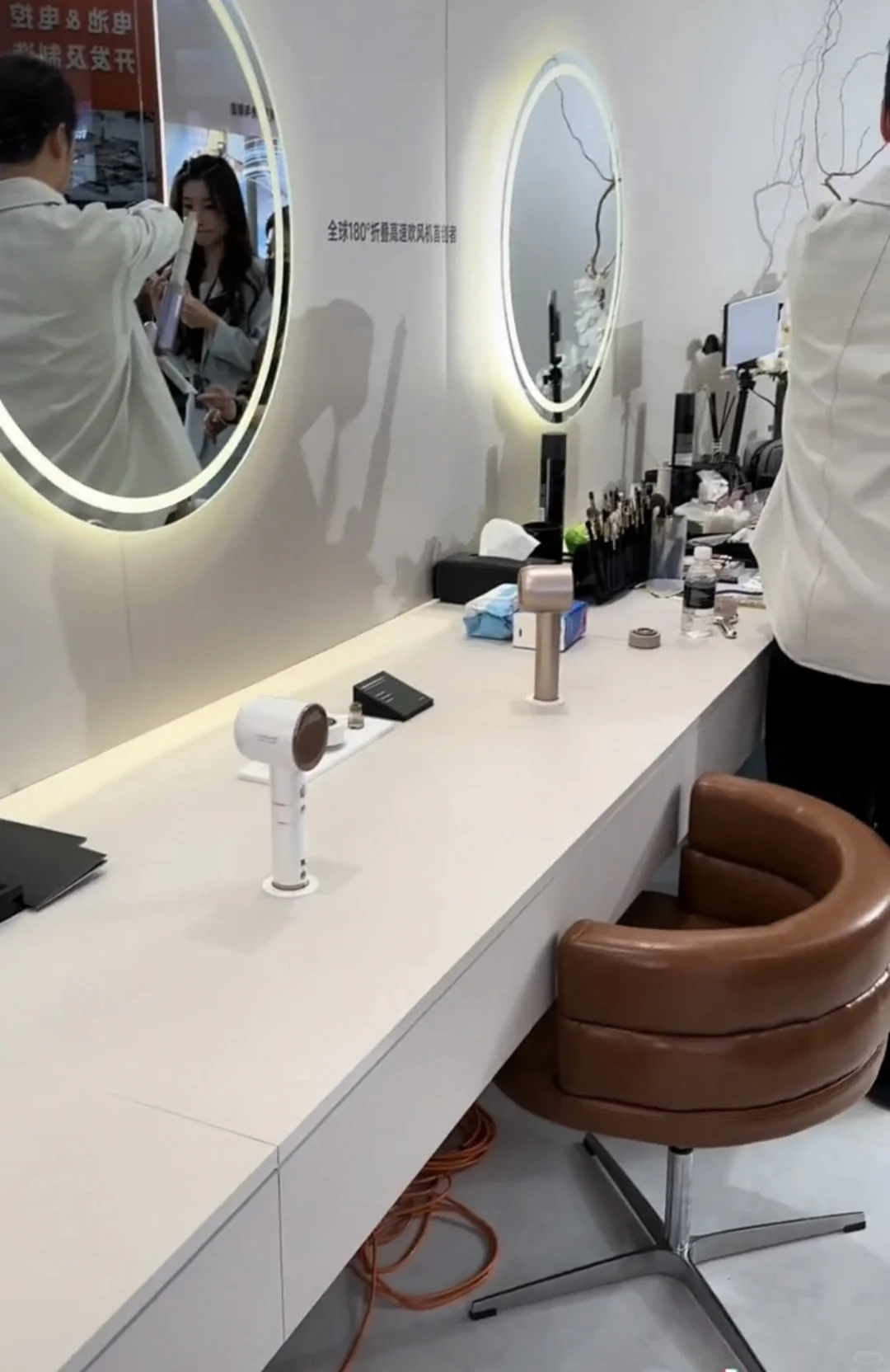 激动的心 终于来到了追觅展厅了'!