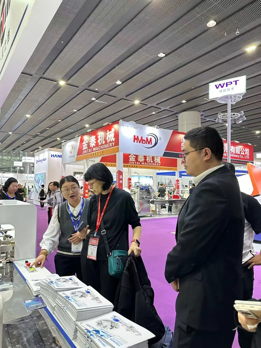 展位差=没客户?我靠这个拿下100w订单