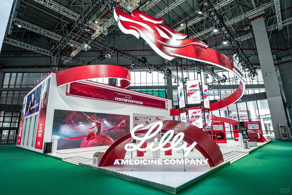 2024进博会的创意展台设计及实景图对比