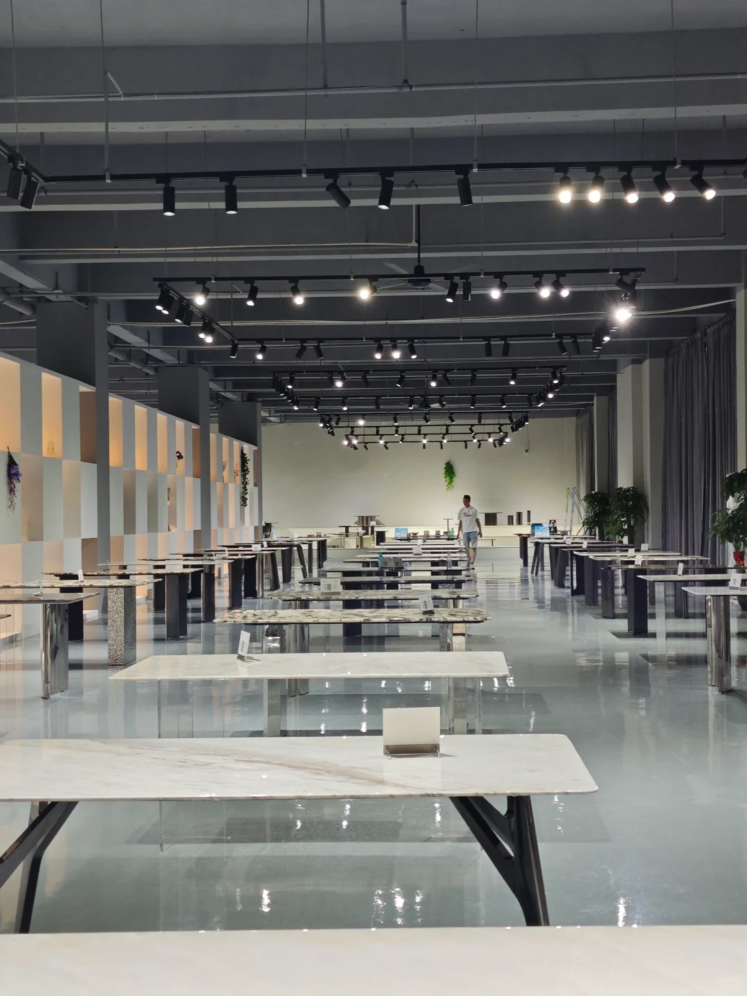 到达第二天，今天的佛山怎么会这么冷。。。