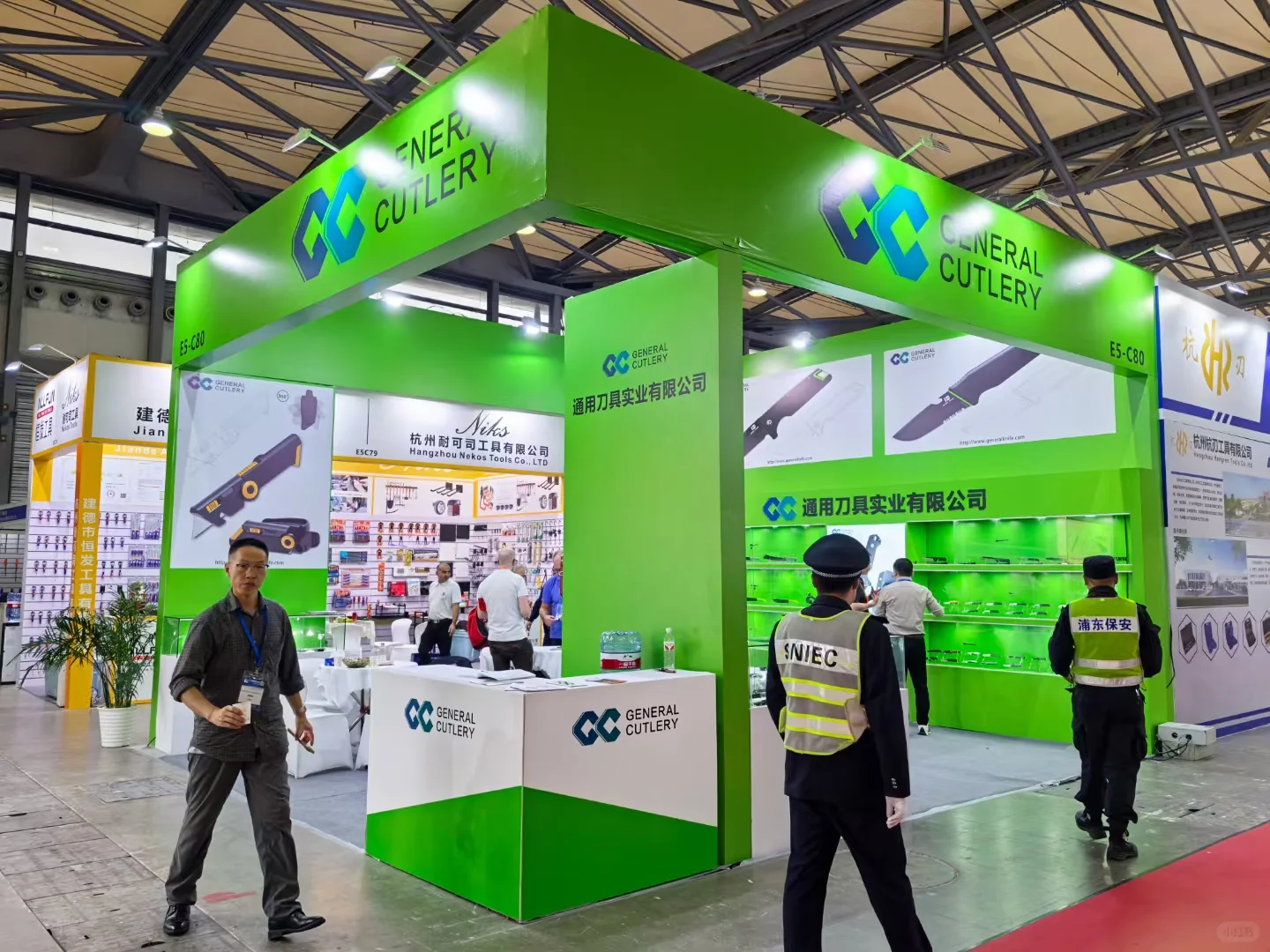 【展台搭建材质大公开！高颜值+省钱攻略】