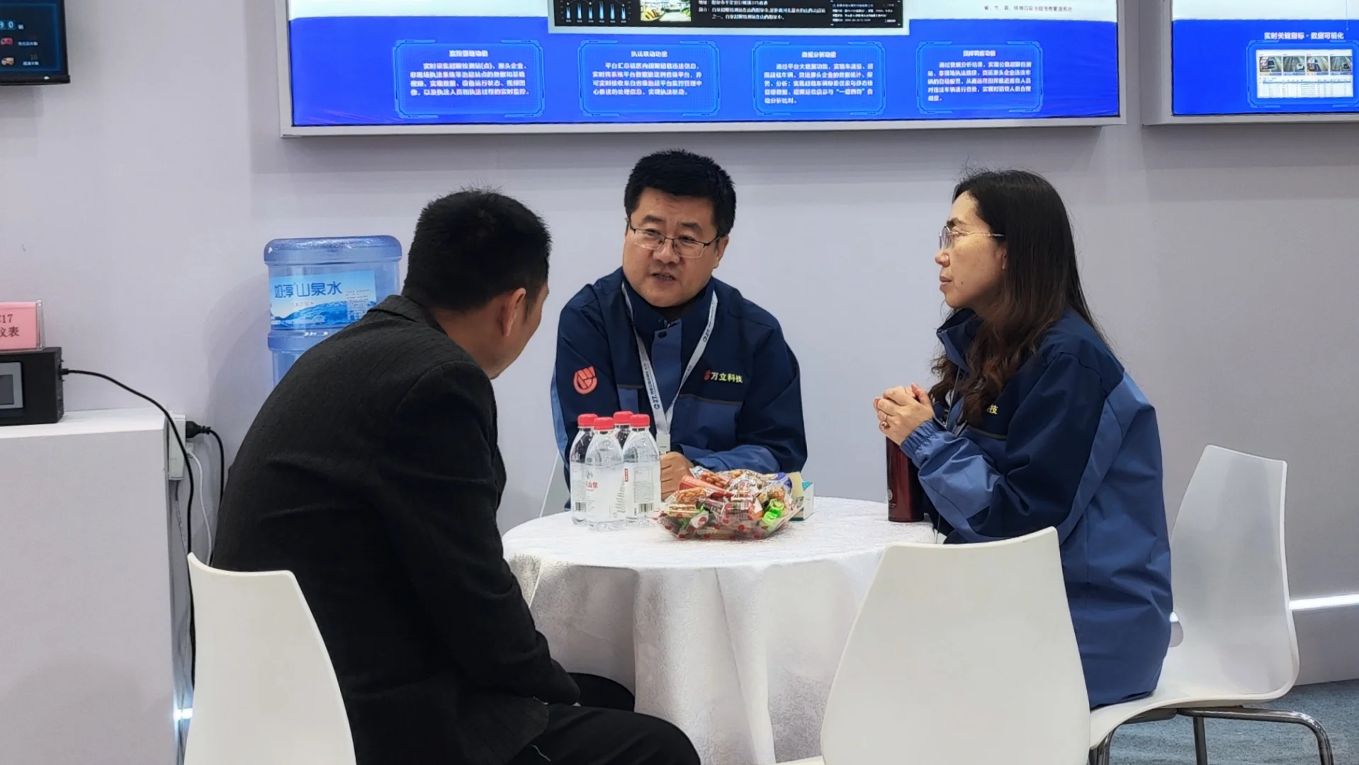 快看！展会现场来啦?