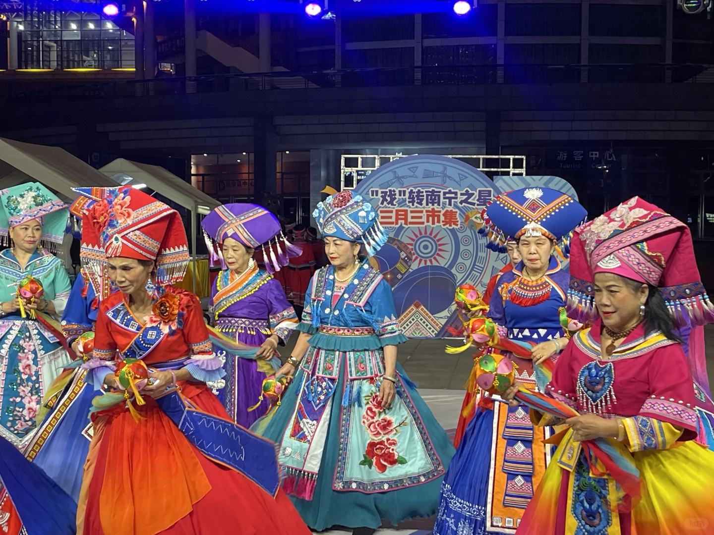 南宁国际会展中心会展广场上精彩乐翻天