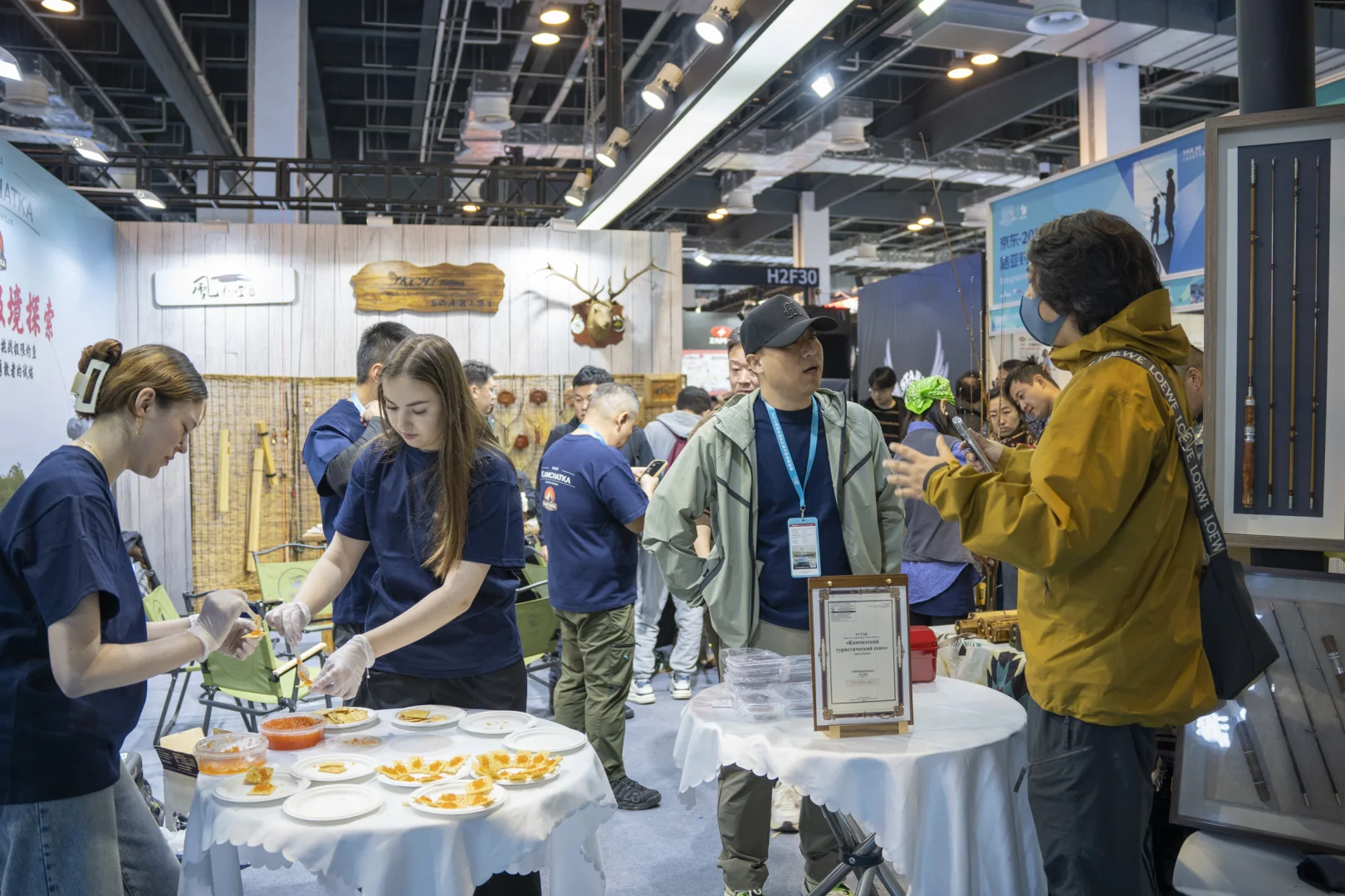 上海路亚展打卡完毕。撤退～