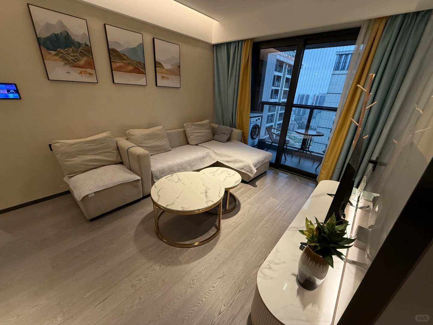 ?宝安会展湾东城·高颜值二居室