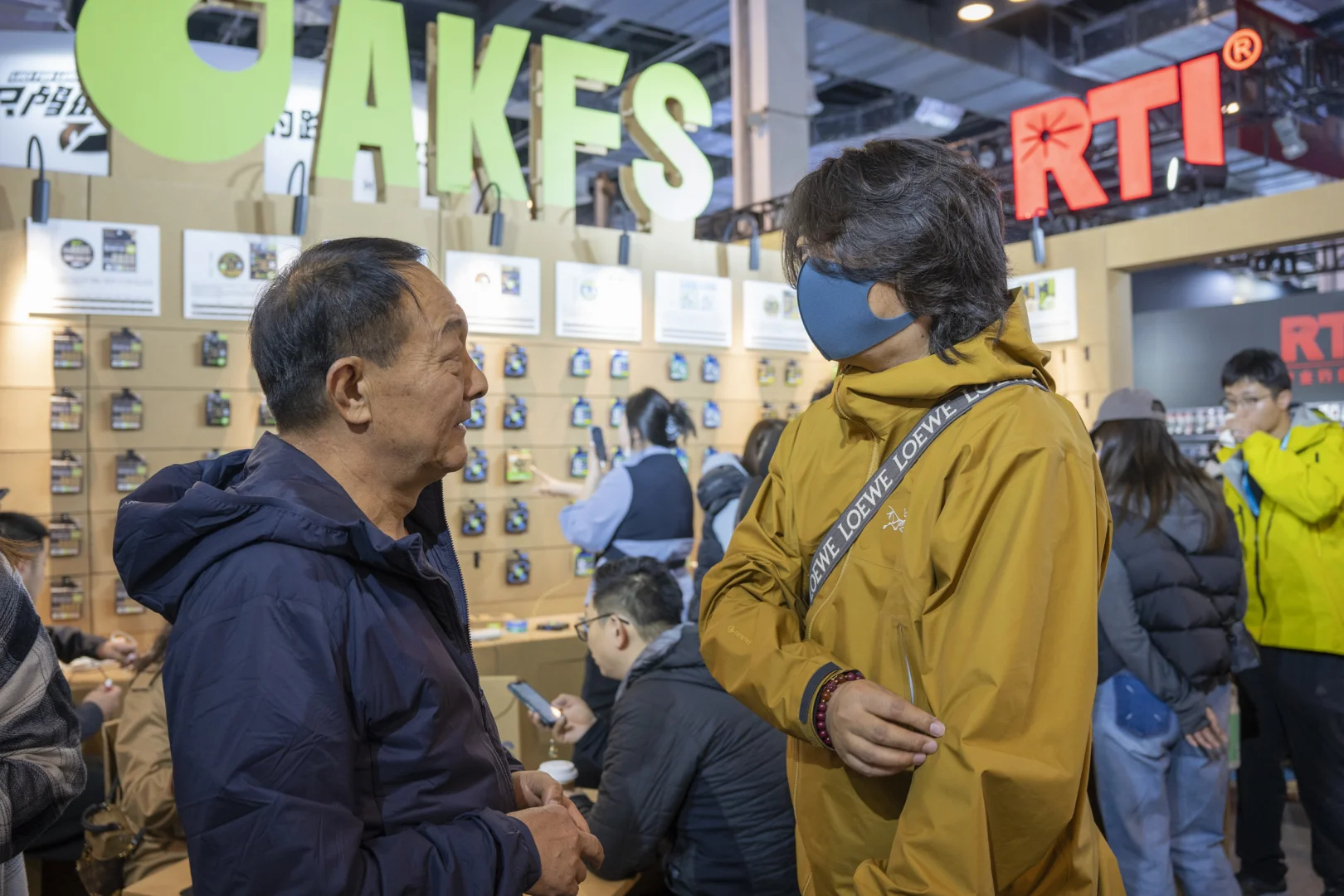 上海路亚展打卡完毕。撤退～