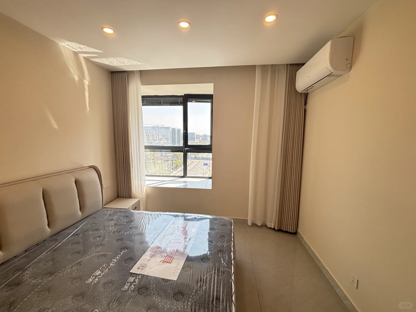 个人转租-国家会展中心旁·阳光两房落地窗