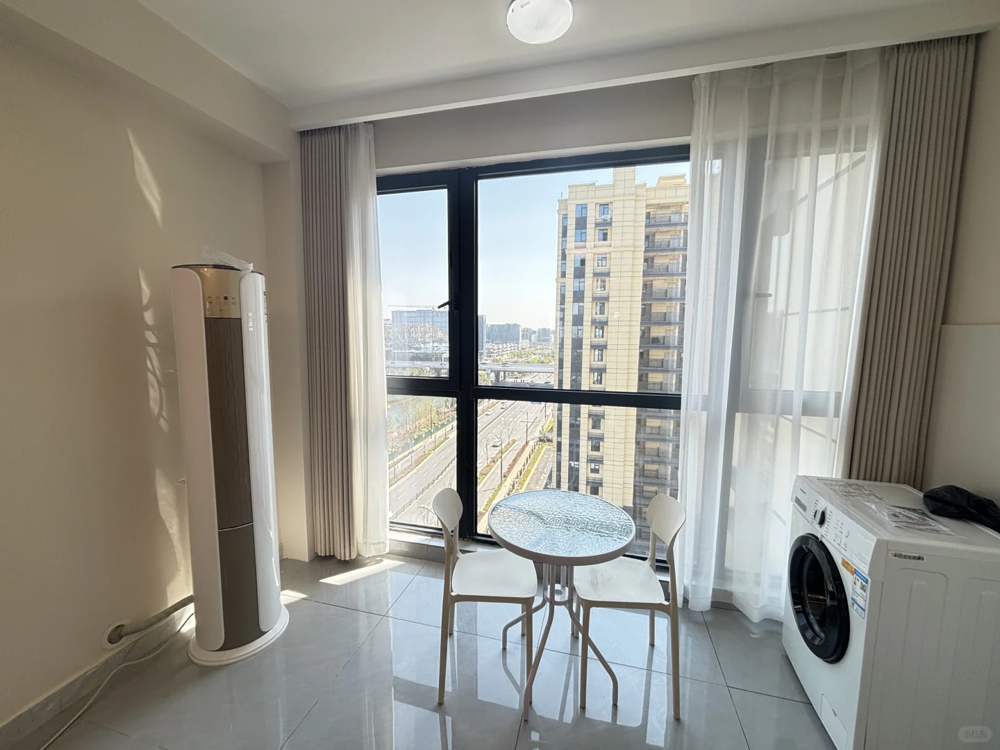 个人转租-国家会展中心旁·阳光两房落地窗