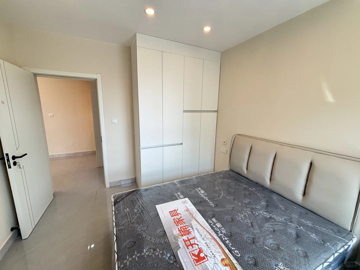 个人转租-国家会展中心旁·阳光两房落地窗