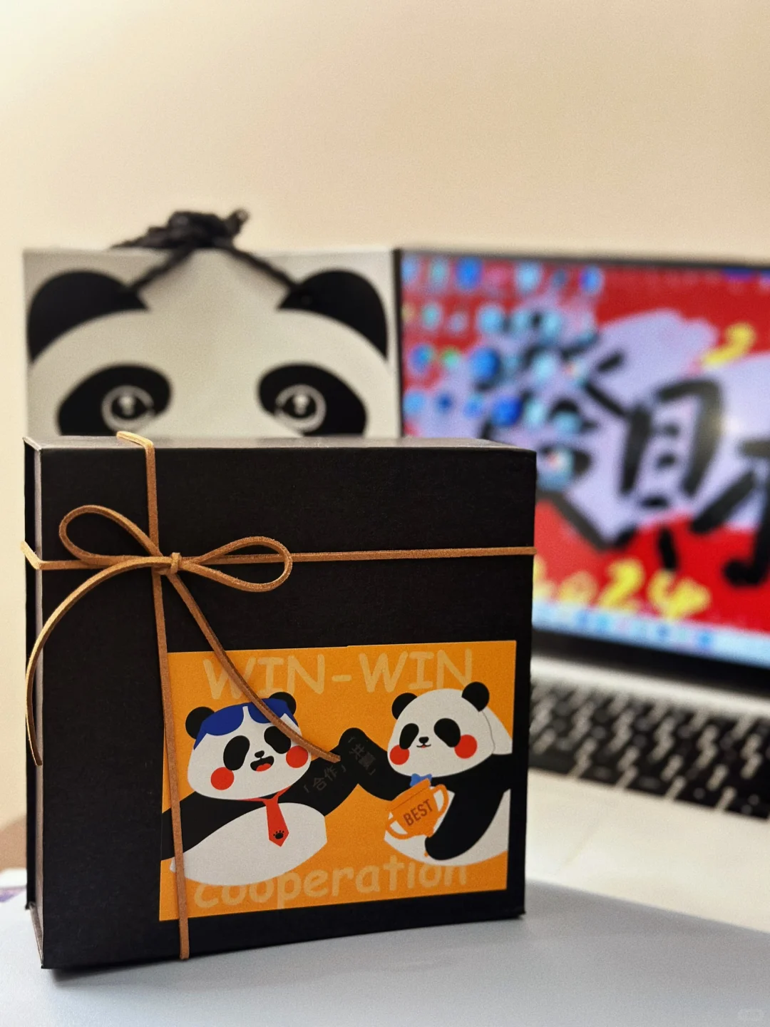 惊呆，这批熊猫香挂让我们在海外展会出名了