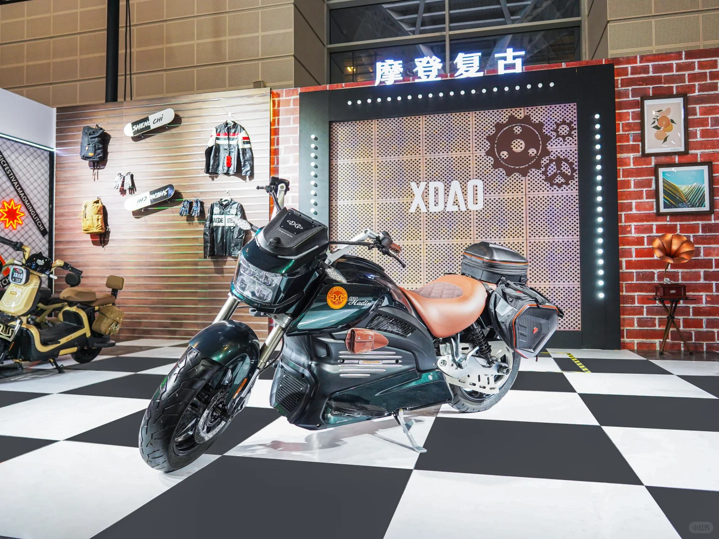 这哪里是逛展会，简直是在游乐场play?