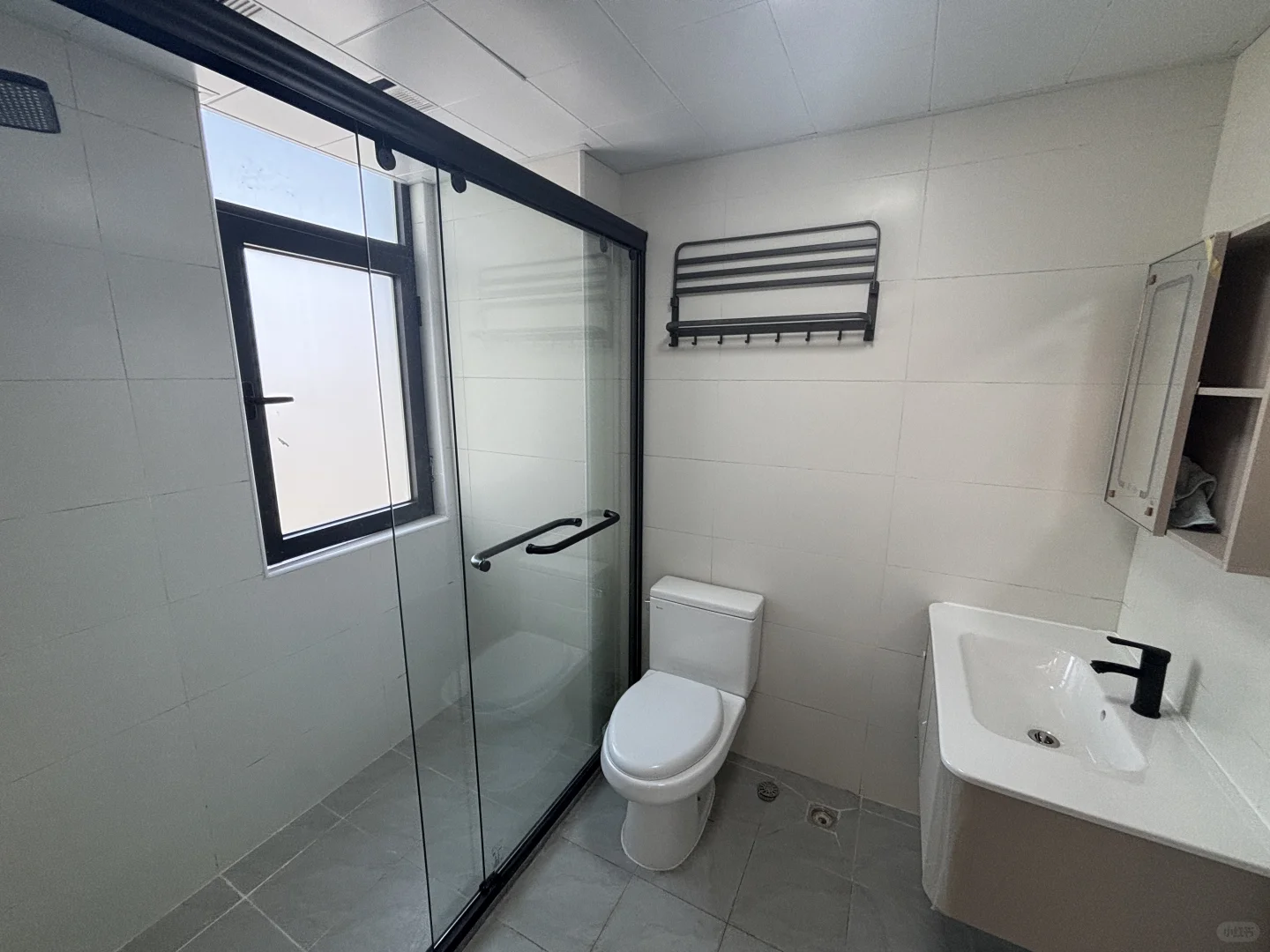 个人转租-国家会展中心旁·阳光两房落地窗