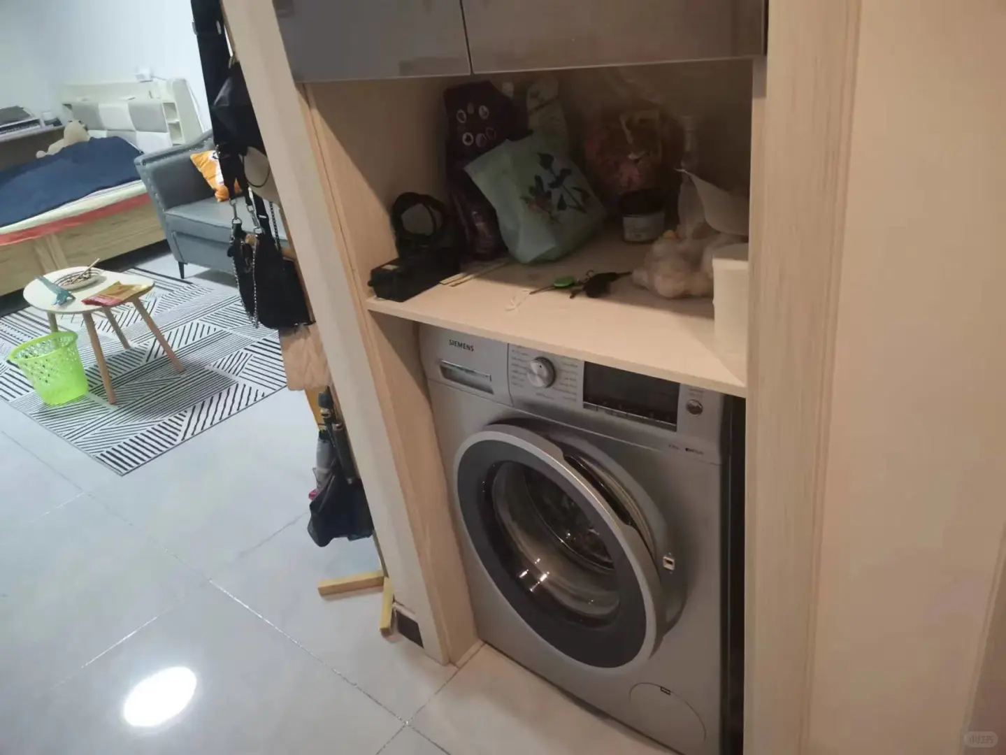 会展中心附近，一室一厅出租，房东直租