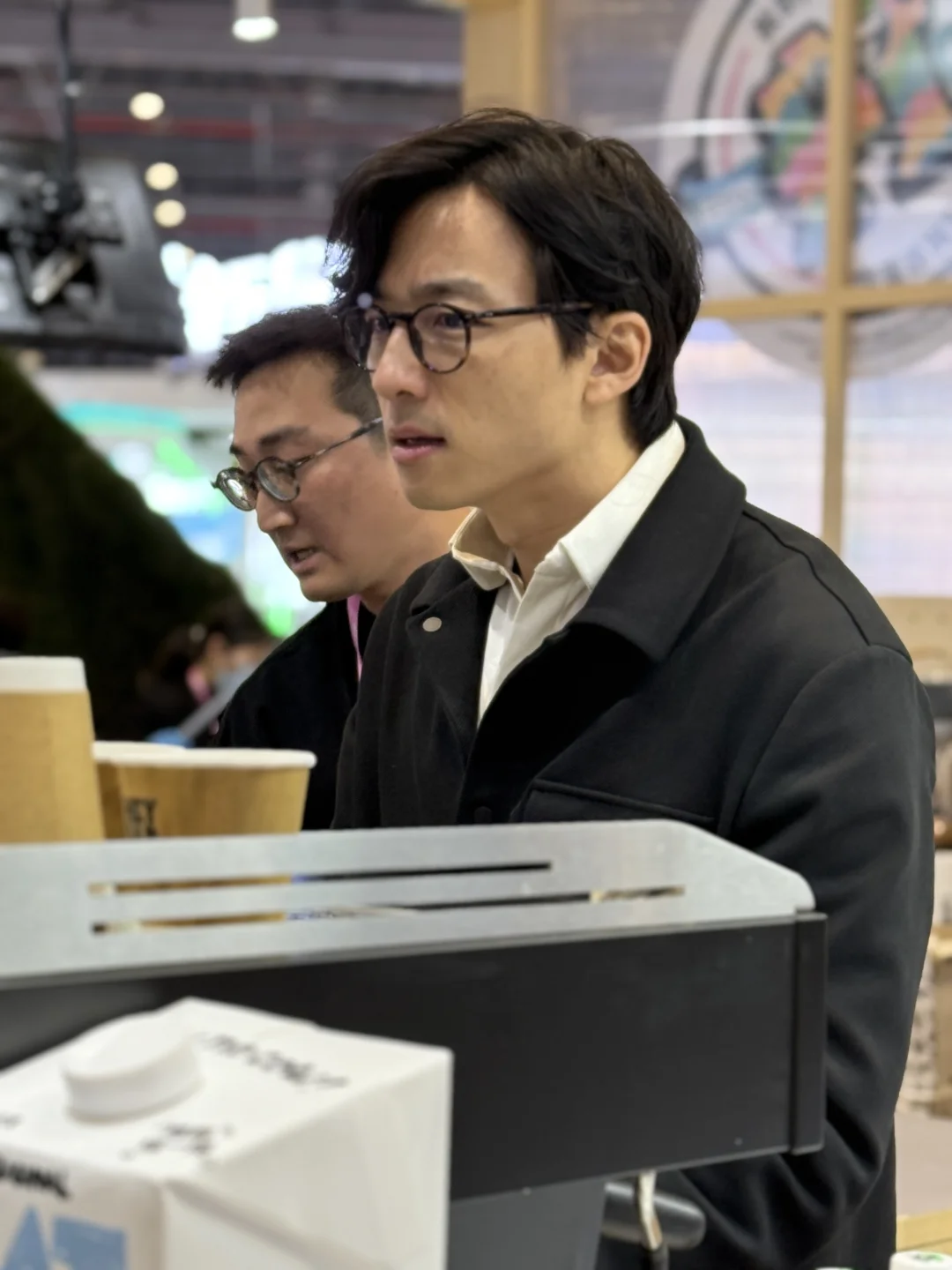 来展会看什么咖啡，看老公！