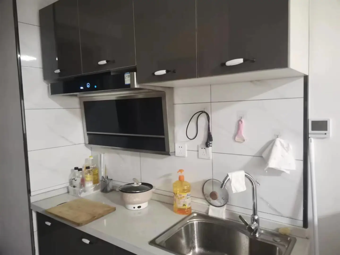 会展中心附近，一室一厅出租，房东直租