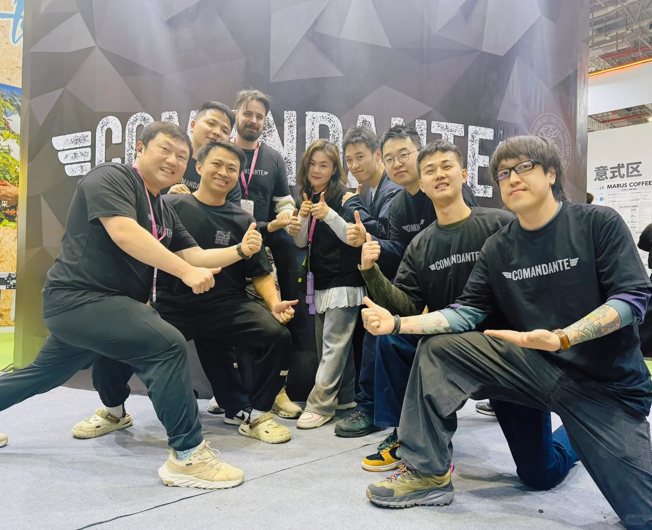 人山人海的展会