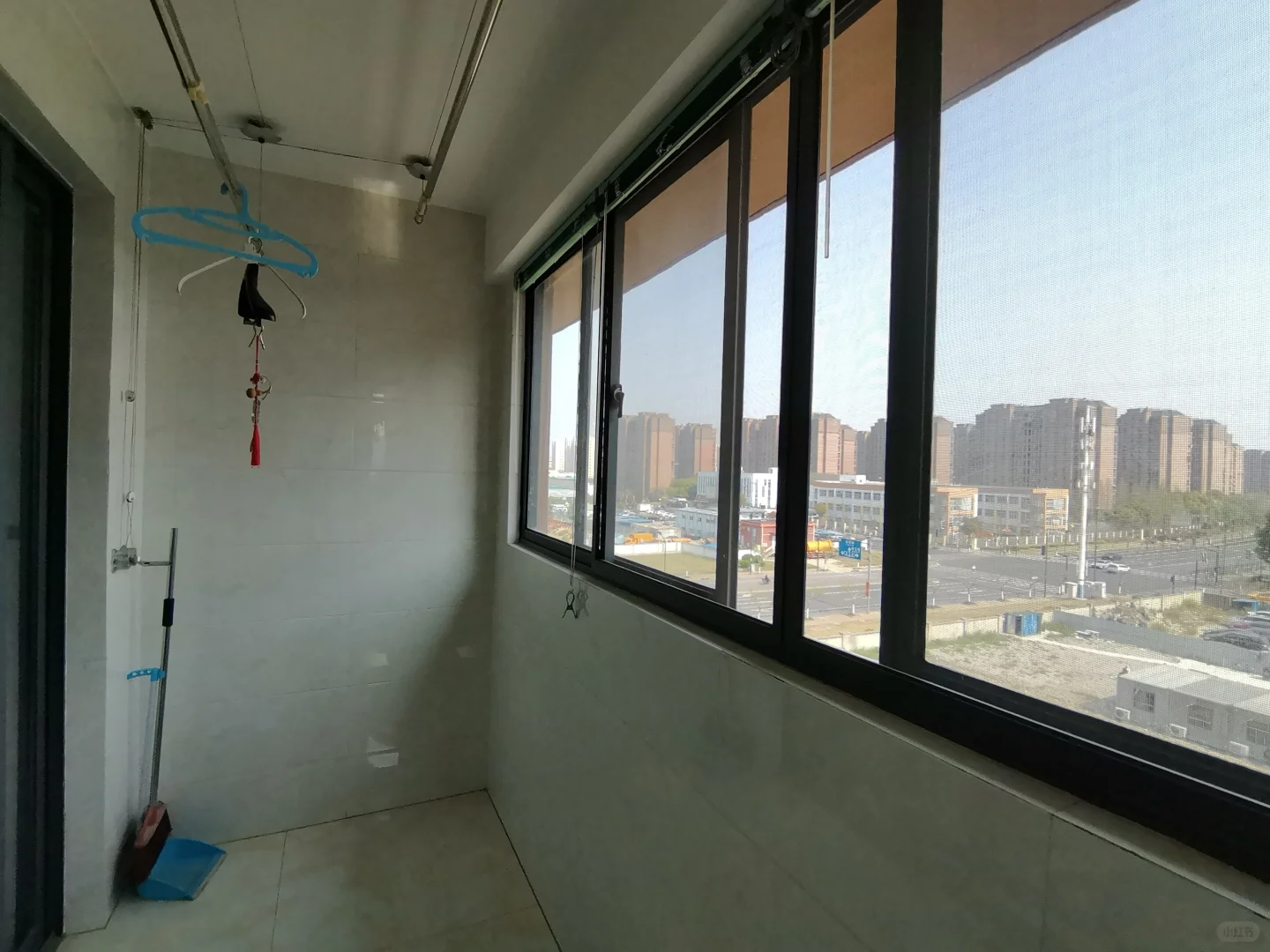 6500在会展中心一公里处租的房子，贵不贵？