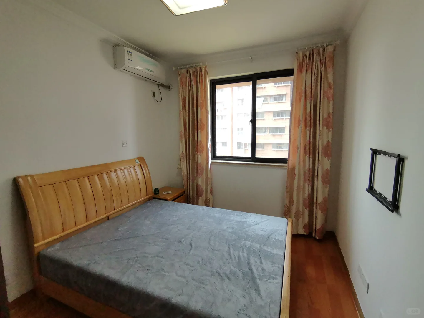 6500在会展中心一公里处租的房子，贵不贵？