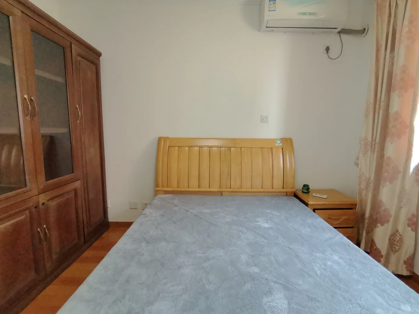 6500在会展中心一公里处租的房子，贵不贵？