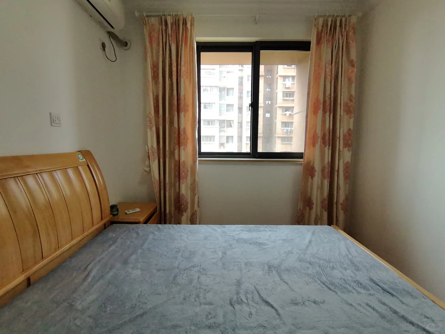 6500在会展中心一公里处租的房子，贵不贵？