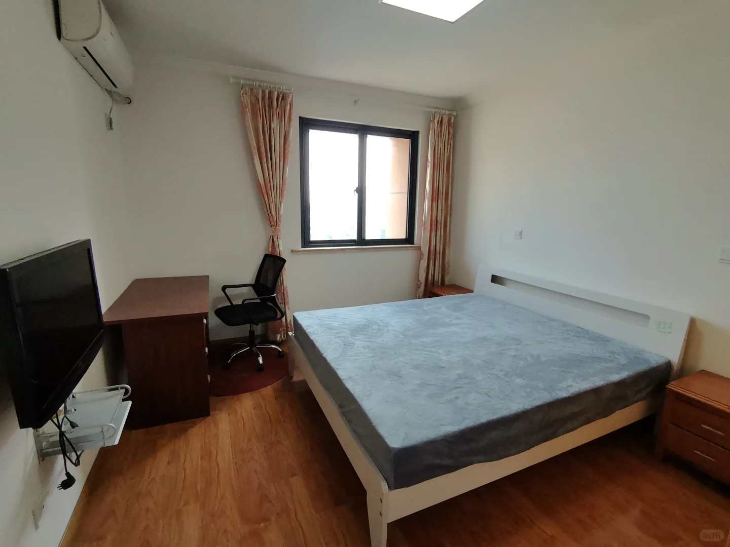 6500在会展中心一公里处租的房子，贵不贵？