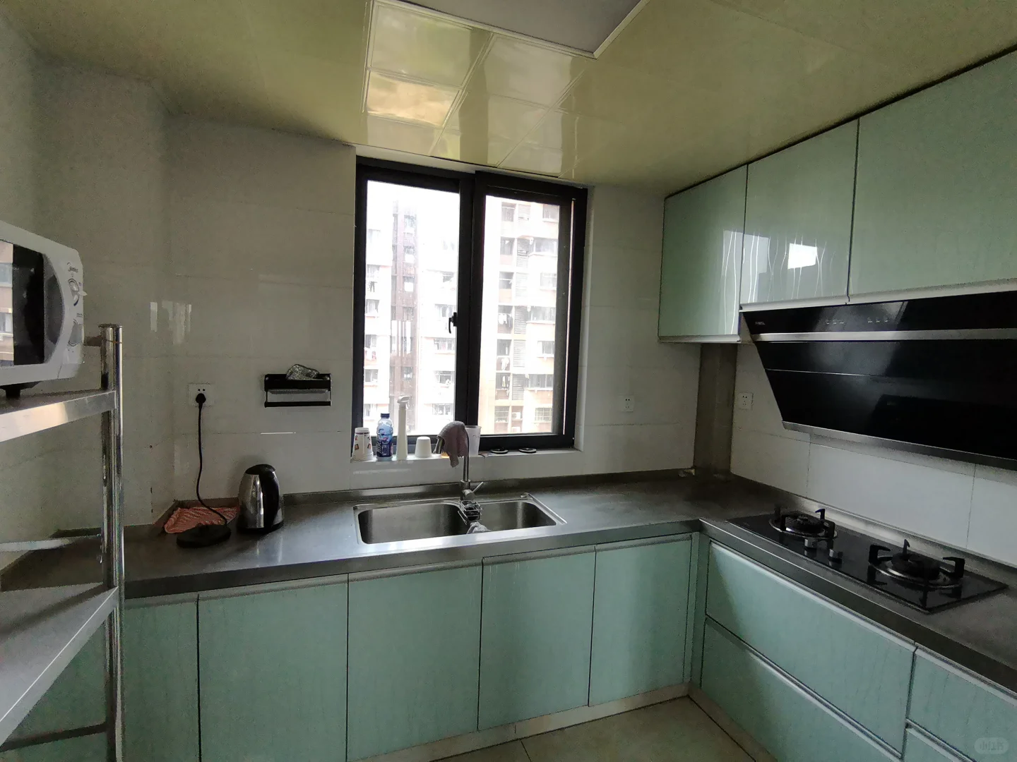 6500在会展中心一公里处租的房子，贵不贵？