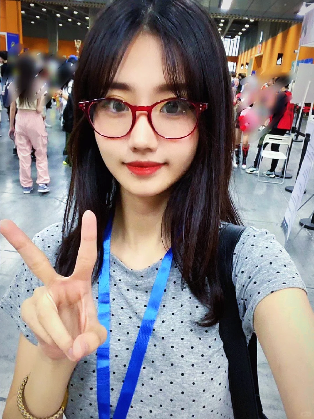 在展会上遇到的大大大大美女们～