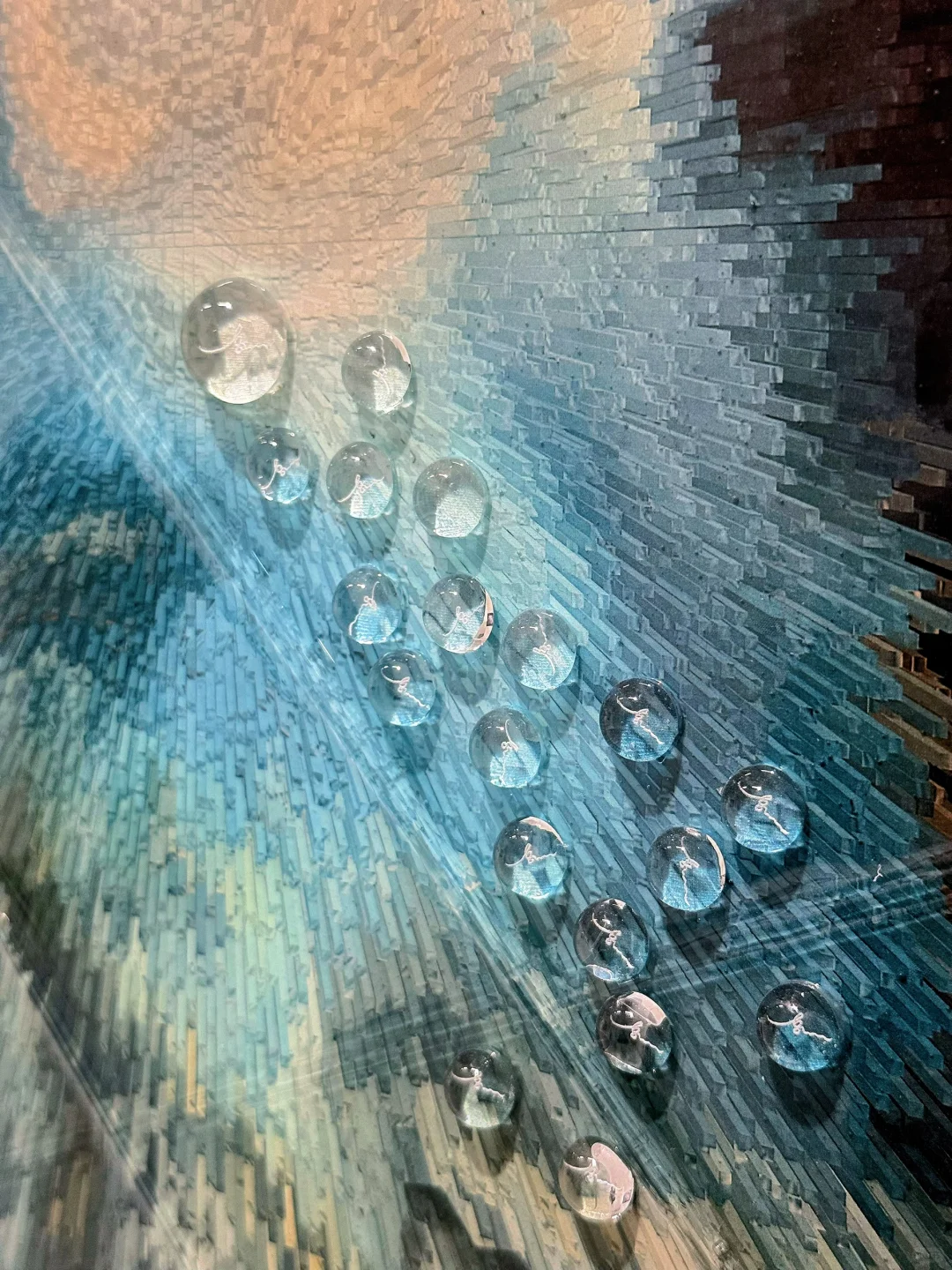 上海新展！！水是流动的，不被定义的…??