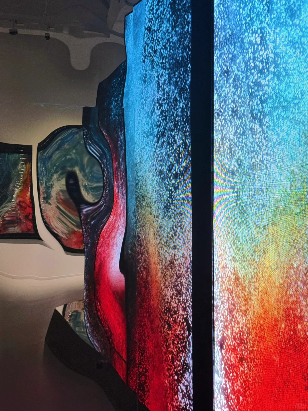 上海新展！！水是流动的，不被定义的…??