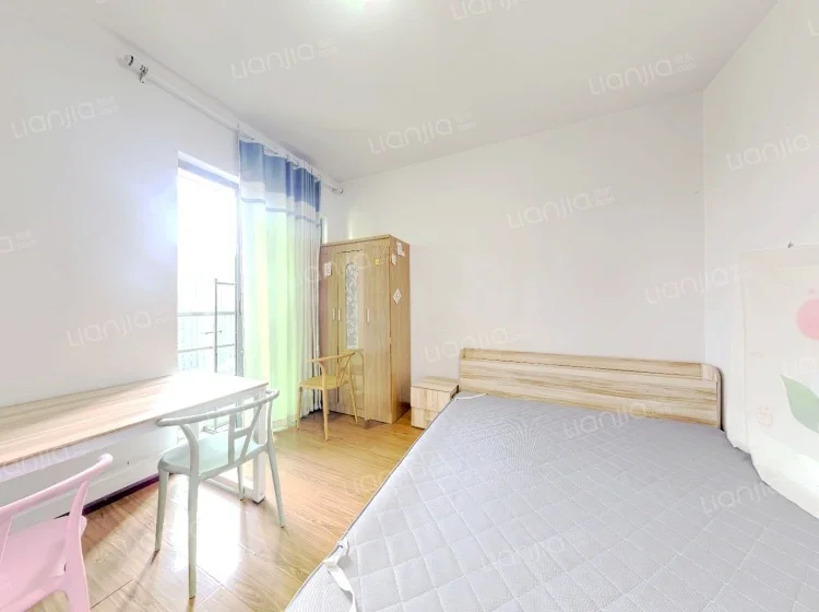 贵阳会展城B8朝南好视野二居室房东直租