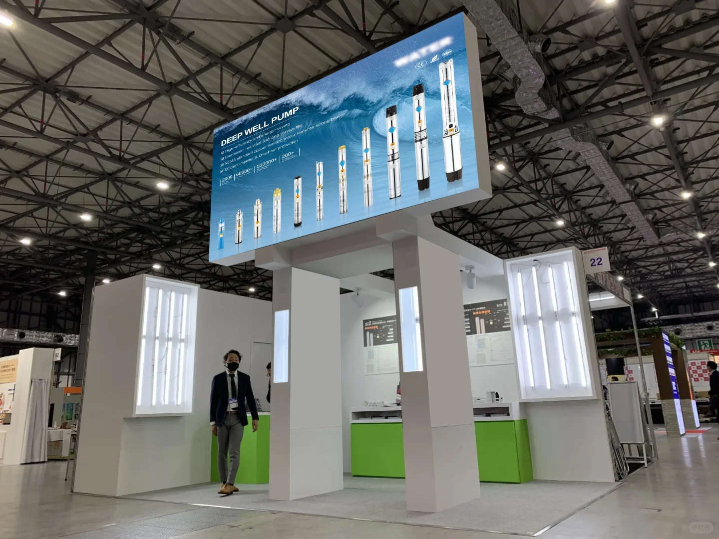 国外展会灯箱画面设计