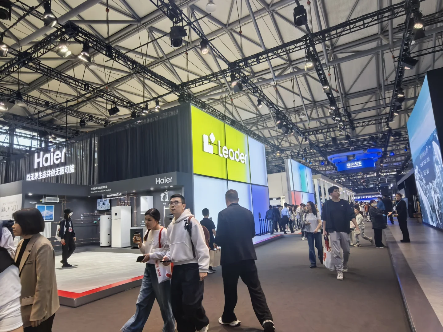 2025AWE展会现场来啦！