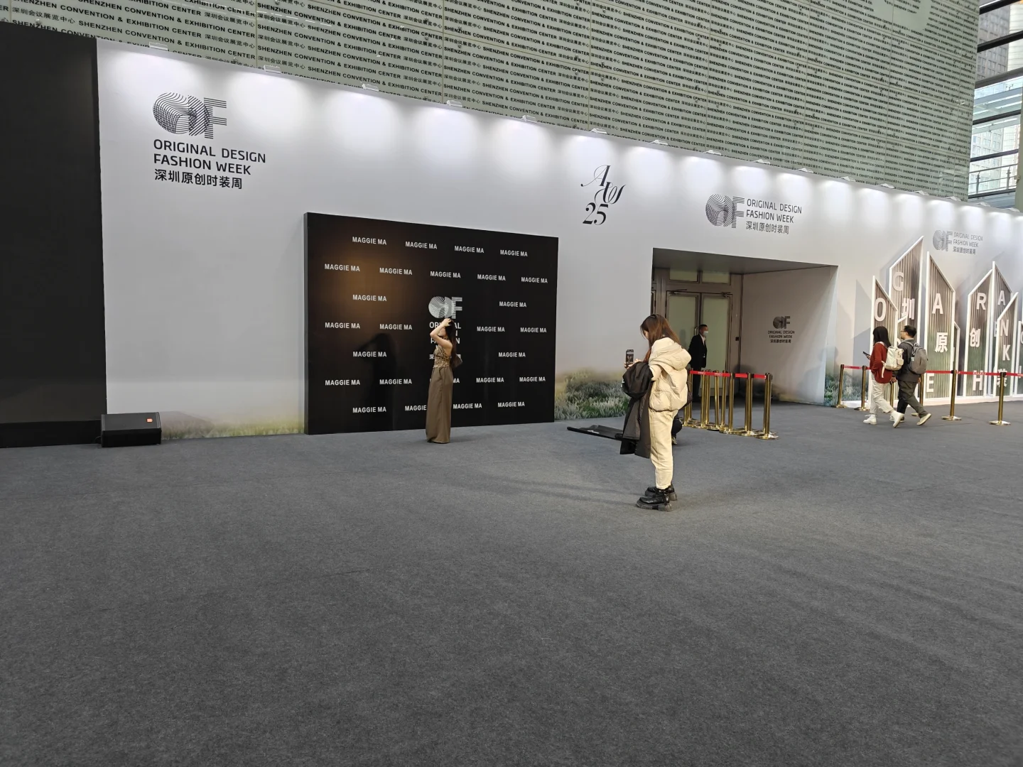 又到会展时，然后感觉人更少了