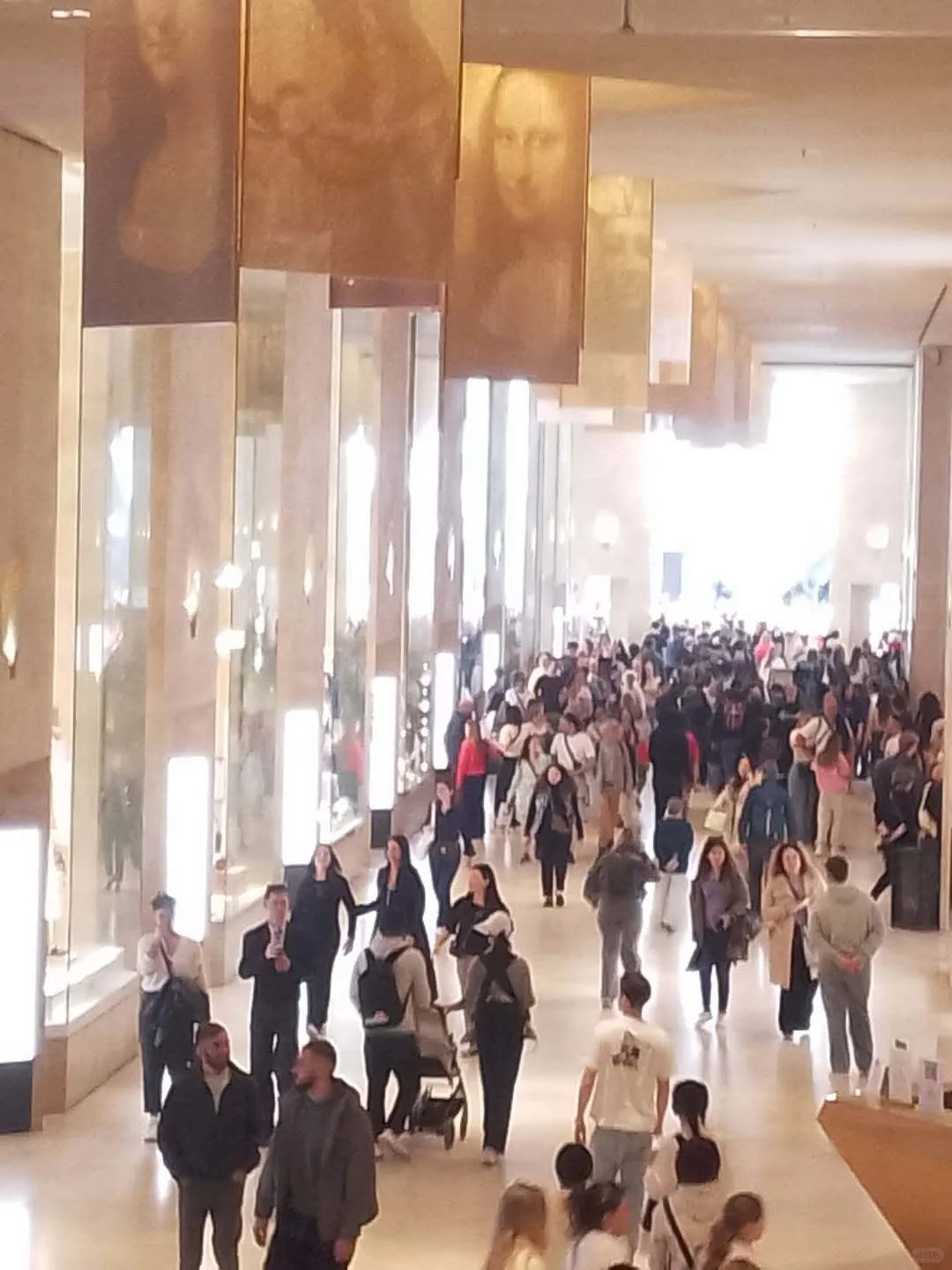 卢浮宫国际艺术博览会画展