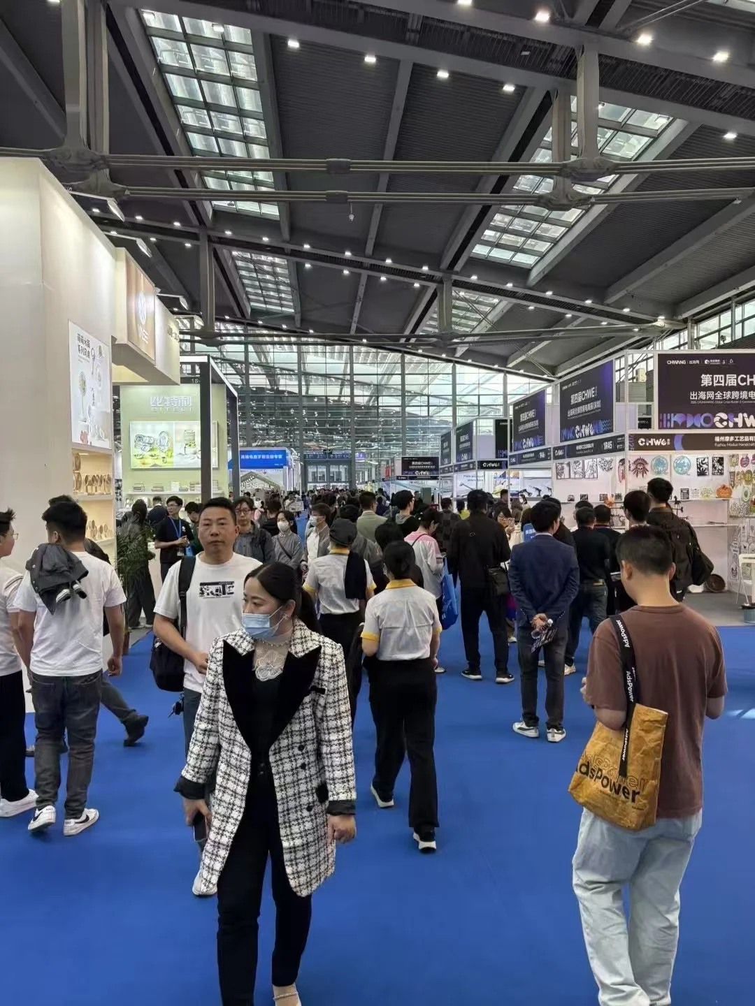 怎么这么多人啊