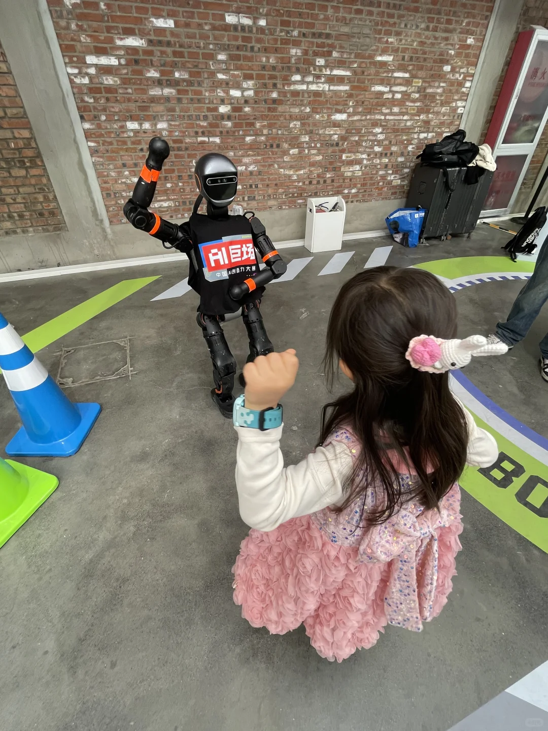 免费溜娃19|限时免费AI展‼️机器人随便撸?!
