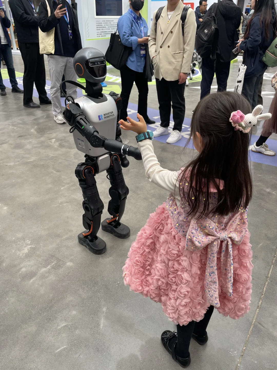 免费溜娃19|限时免费AI展‼️机器人随便撸?!