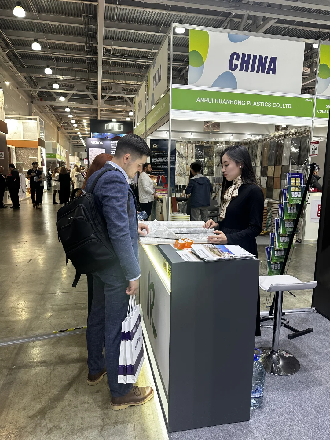 4.1??建材展第一天～