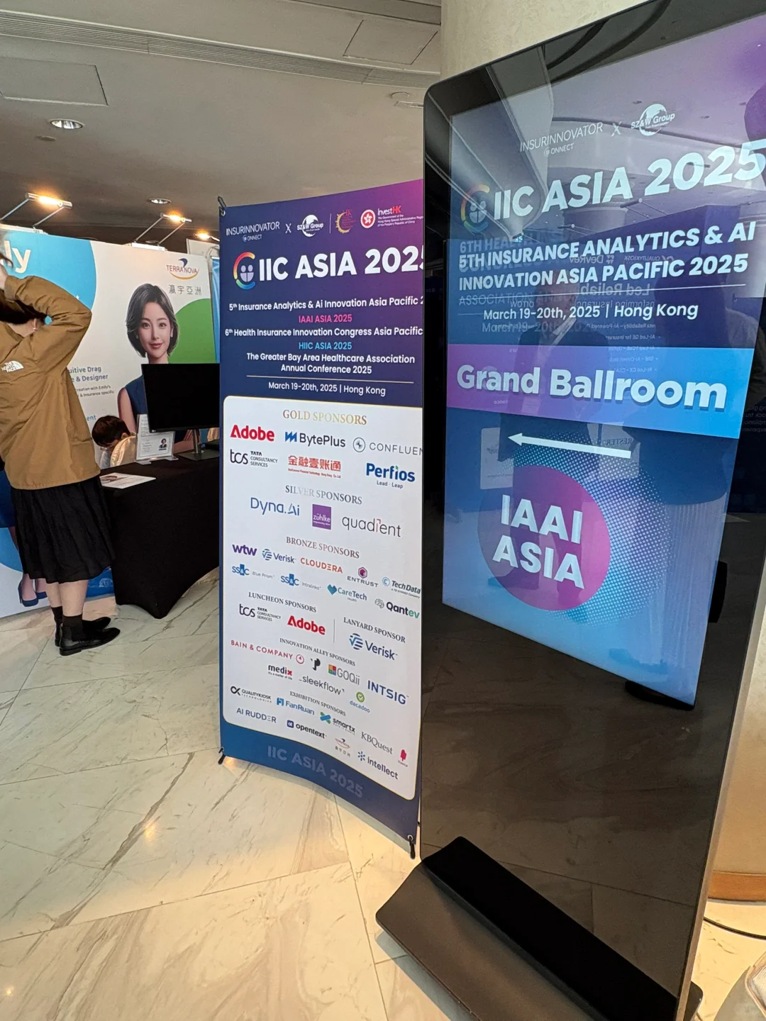 ??港硕展会兼职还拿到linkedin推荐信?