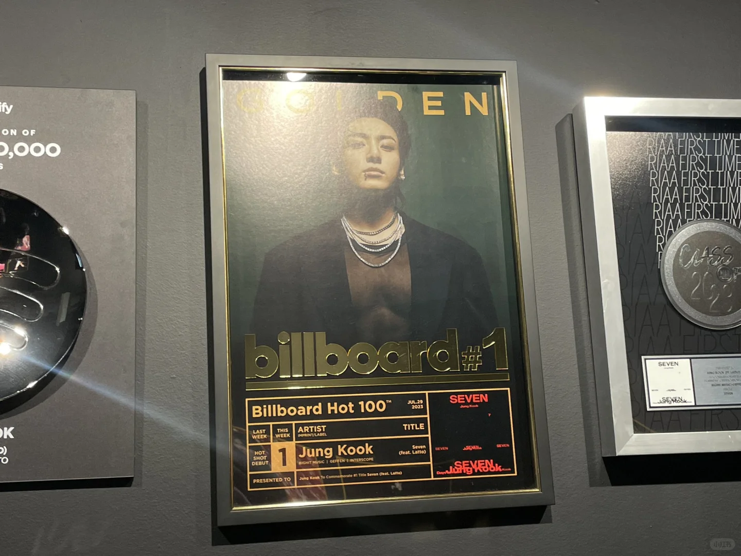 田柾国纽约展会「GOLDEN: The Moments」