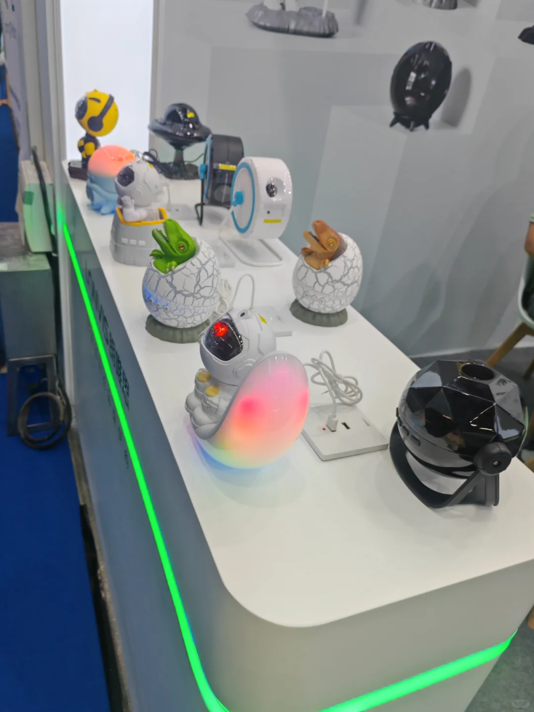 这么多人排队让我康康怎么个事？！