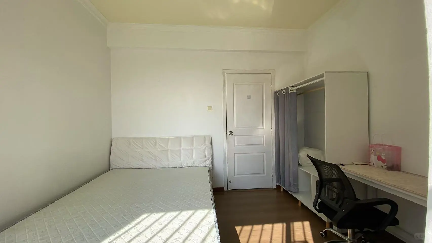 转租，会展西岸次卧2090，磨碟沙附近