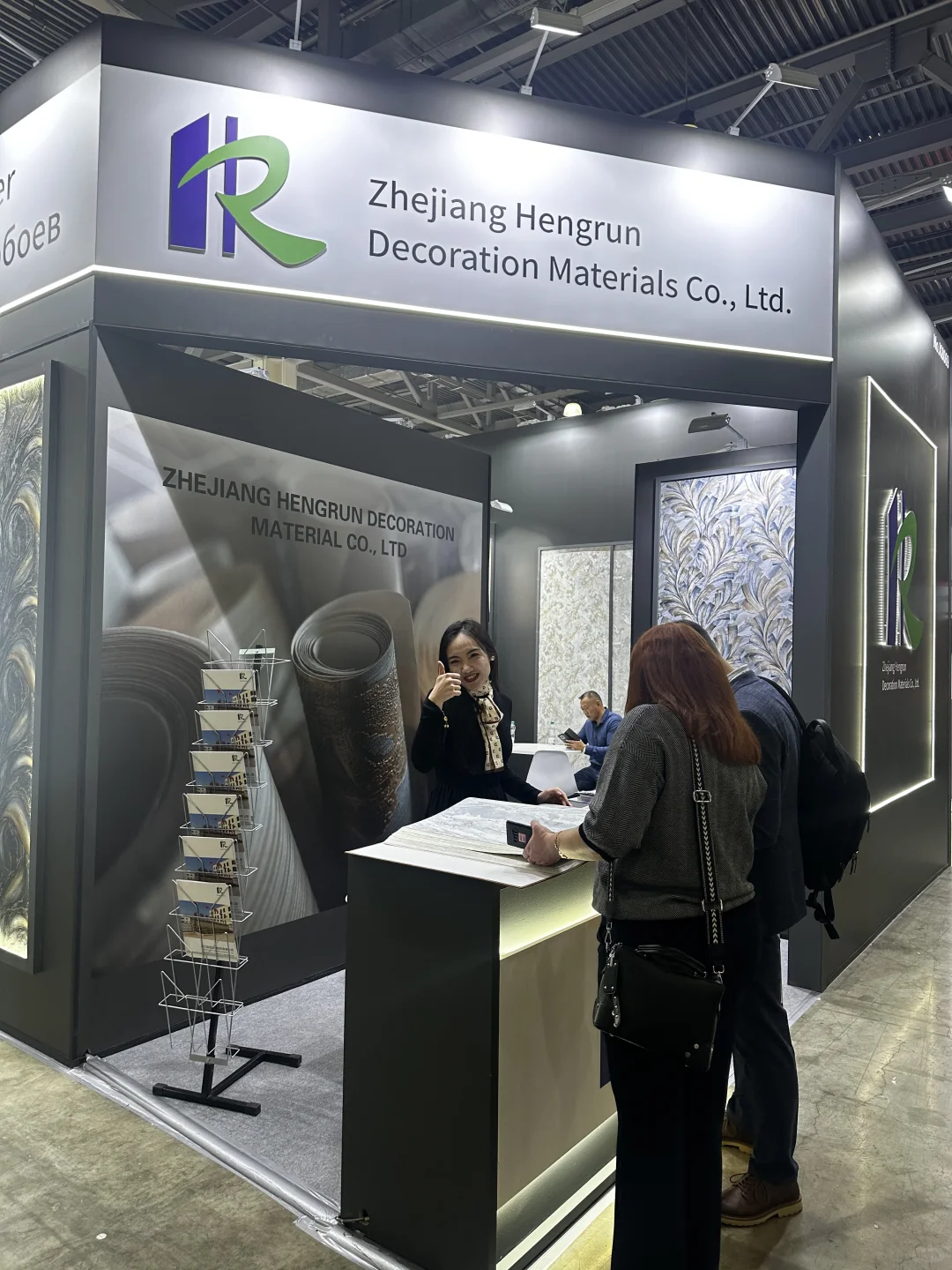 4.1??建材展第一天～