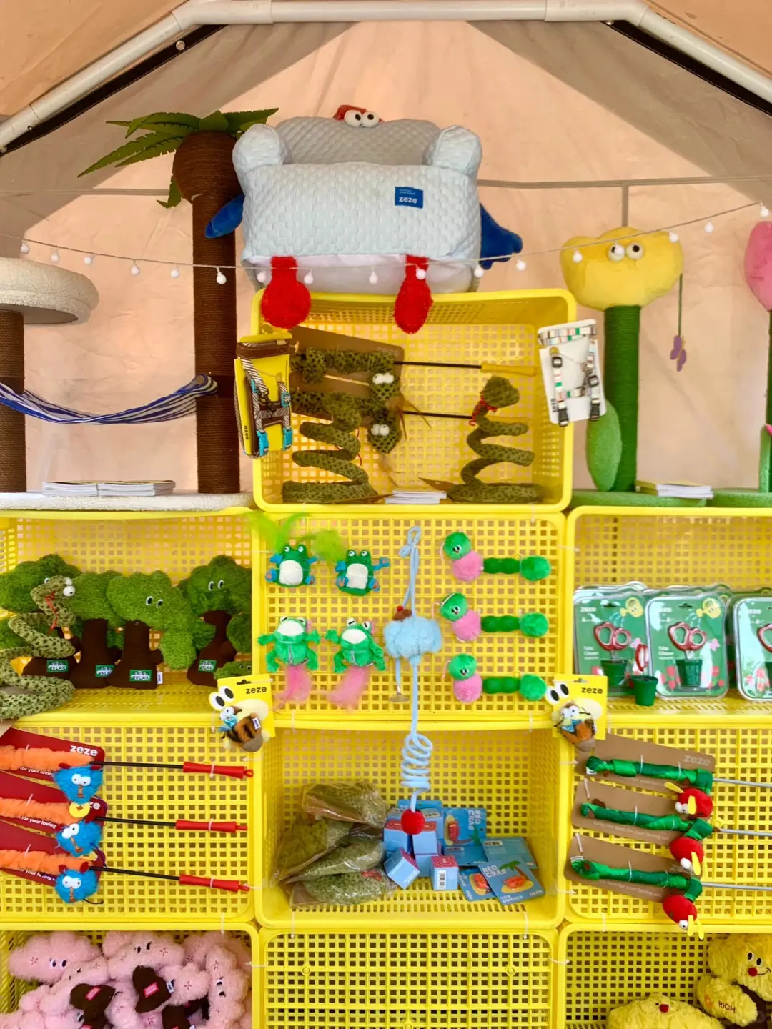 它博会摊位设计｜年轻化超亮眼的创意设计！