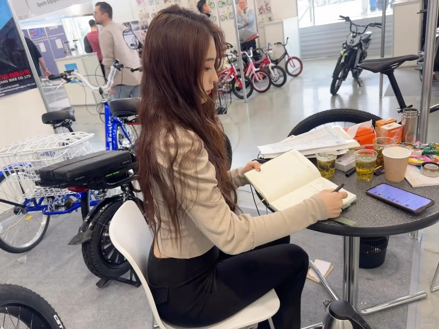 莫斯科展会翻译｜客户让我当企业形象代言人